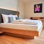 Wellness Und Brunch Morgenzeit Beheizter Naturteich Genuss Fruehstueck Bis 13 Uhr Hochkoenig Sommercard Maria Alm am Steinernen Meer