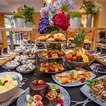 Wellness Und Brunch Morgenzeit Beheizter Naturteich Genuss Fruehstueck Bis 13 Uhr Hochkoenig Sommercard Maria Alm am Steinernen Meer