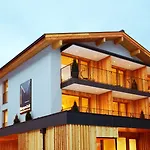 Wellness Und Brunch Morgenzeit Beheizter Naturteich Genuss Fruehstueck Bis 13 Uhr Hochkoenig Sommercard 3* Maria Alm am Steinernen Meer