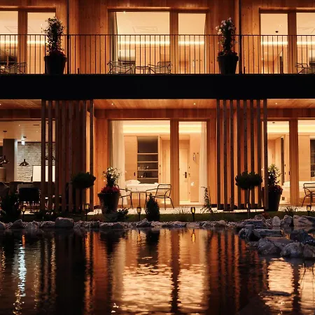 Wellness Und Brunch Morgenzeit Beheizter Naturteich Genuss Fruehstueck Bis 13 Uhr Hochkoenig Sommercard Szálloda 3*