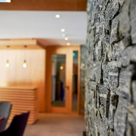 Wellness Und Brunch Morgenzeit Beheizter Naturpool Mit Sandstrand Genuss Fruehstueck Bis 13 Uhr Hochkoenig Sommercard Hotel