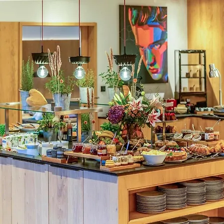 Wellness Und Brunch Morgenzeit Beheizter Naturteich Genuss Fruehstueck Bis 13 Uhr Hochkoenig Sommercard 酒店 3*