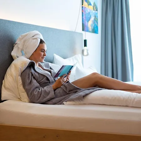 Wellness Und Brunch Hotel Morgenzeit Beheizter Naturpool Mit Sandstrand Genuss Fruehstueck Bis 13 Uhr Hochkoenig Sommercard 3*
