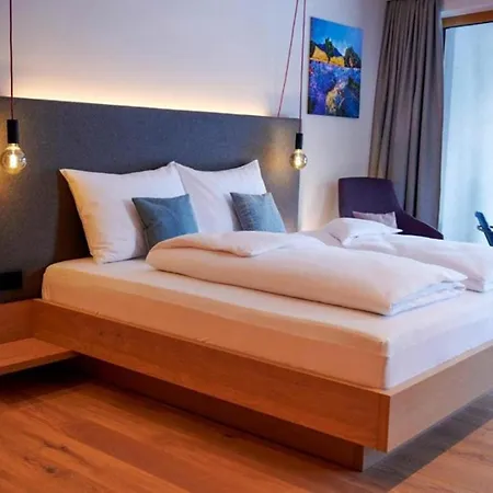 Отель Wellness Und Brunch Morgenzeit Beheizter Naturteich Genuss Fruehstueck Bis 13 Uhr Hochkoenig Sommercard 3*