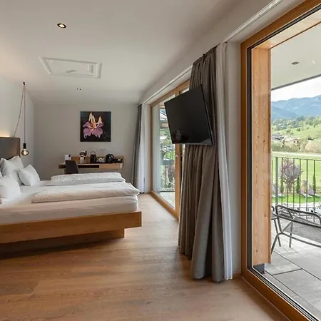 Wellness Und Brunch Morgenzeit Beheizter Naturteich Genuss Fruehstueck Bis 13 Uhr Hochkoenig Sommercard 3* Maria Alm am Steinernen Meer