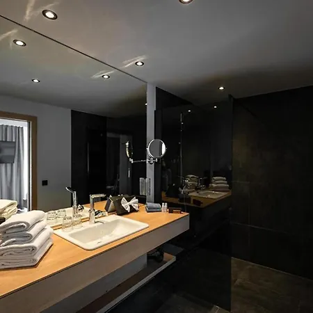 Wellness Und Brunch Morgenzeit Beheizter Naturteich Genuss Fruehstueck Bis 13 Uhr Hochkoenig Sommercard Szálloda 3*