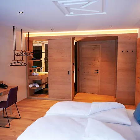 Wellness Und Brunch Morgenzeit Beheizter Naturteich Genuss Fruehstueck Bis 13 Uhr Hochkoenig Sommercard Otel Maria Alm am Steinernen Meer