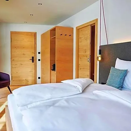 Wellness Und Brunch Morgenzeit Beheizter Naturteich Genuss Fruehstueck Bis 13 Uhr Hochkoenig Sommercard Отель 3*
