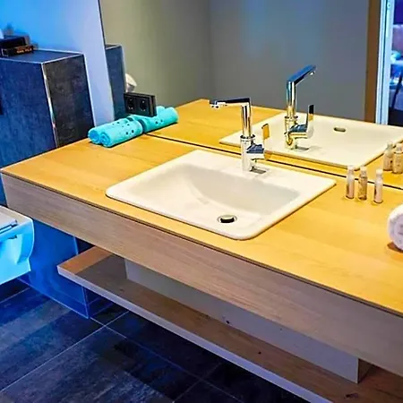 Hotel Wellness Und Brunch Morgenzeit Beheizter Naturteich Genuss Fruehstueck Bis 13 Uhr Hochkoenig Sommercard 3*