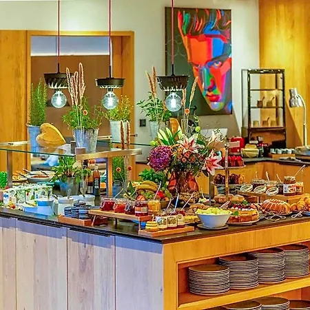 Wellness Und Brunch Morgenzeit Beheizter Naturteich Genuss Fruehstueck Bis 13 Uhr Hochkoenig Sommercard
