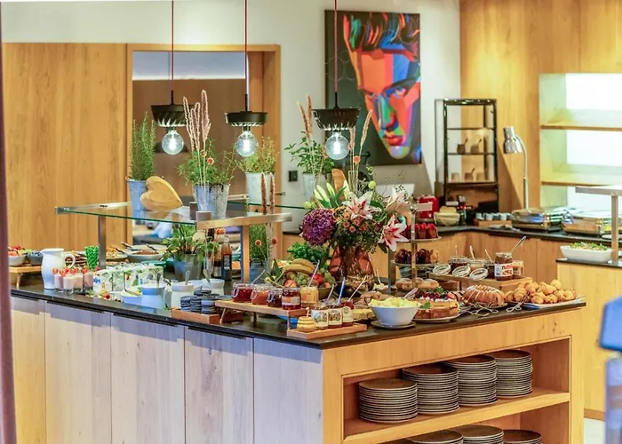 Wellness Und Brunch Morgenzeit Beheizter Naturteich Genuss Fruehstueck Bis 13 Uhr Hochkoenig Sommercard Hotel 3*