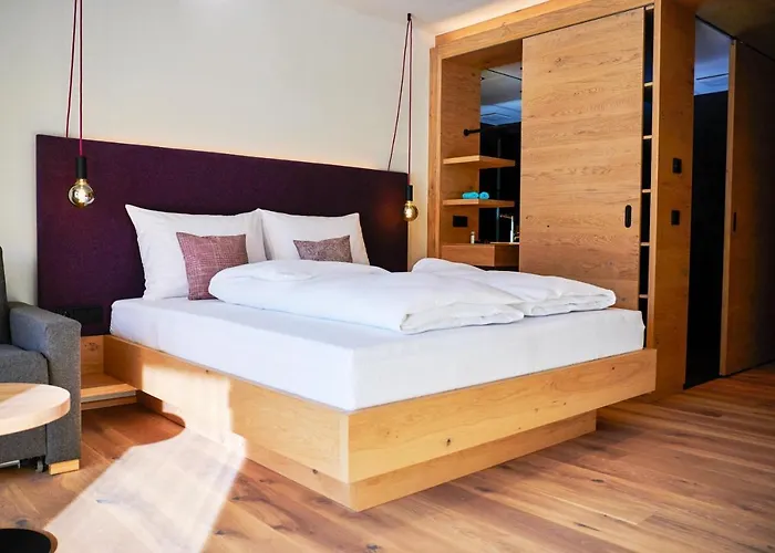 Wellness Und Brunch Morgenzeit Beheizter Naturteich Genuss Fruehstueck Bis 13 Uhr Hochkoenig Sommercard Hotel 3*