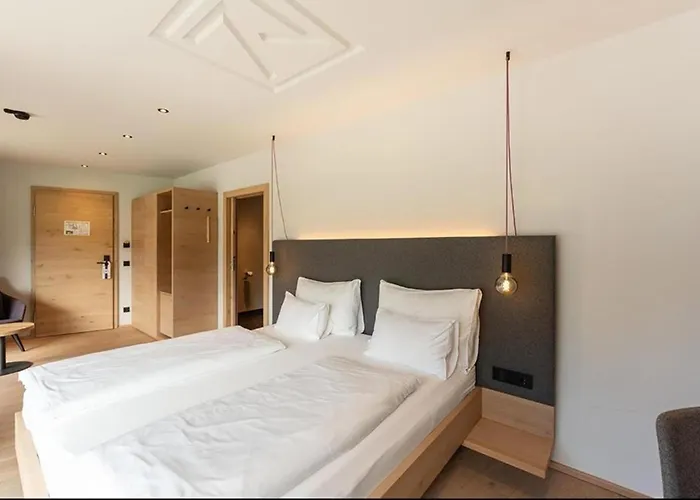 Wellness Und Brunch Morgenzeit Beheizter Naturteich Genuss Fruehstueck Bis 13 Uhr Hochkoenig Sommercard Hotell