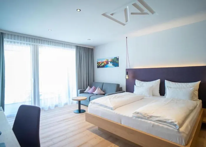Hotel Wellness Und Brunch Morgenzeit Beheizter Naturteich Genuss Fruehstueck Bis 13 Uhr Hochkoenig Sommercard