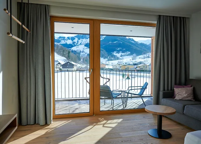 Wellness Und Brunch Morgenzeit Beheizter Naturteich Genuss Fruehstueck Bis 13 Uhr Hochkoenig Sommercard Hotel 3*
