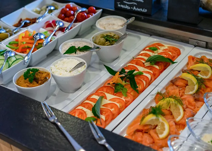 Hotell Wellness Und Brunch Morgenzeit Beheizter Naturteich Genuss Fruehstueck Bis 13 Uhr Hochkoenig Sommercard Maria Alm am Steinernen Meer