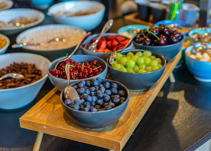Wellness Und Brunch Morgenzeit Beheizter Naturteich Genuss Fruehstueck Bis 13 Uhr Hochkoenig Sommercard Hotell 3*